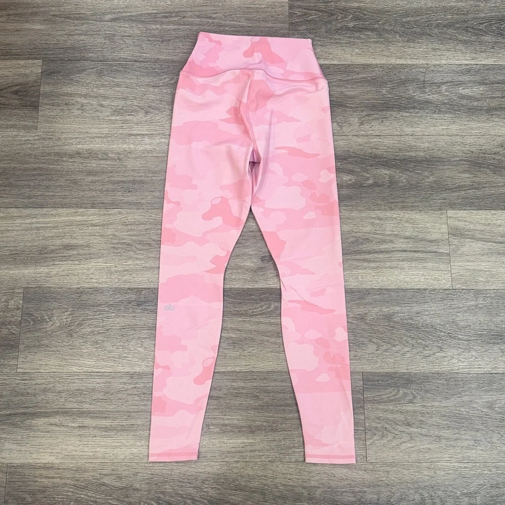 ALO Yoga chic pink